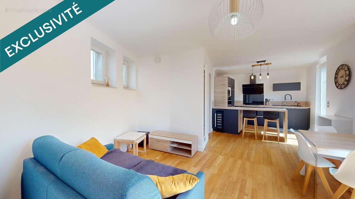 Photo 2 - Maison à LA ROCHE-VINEUSE