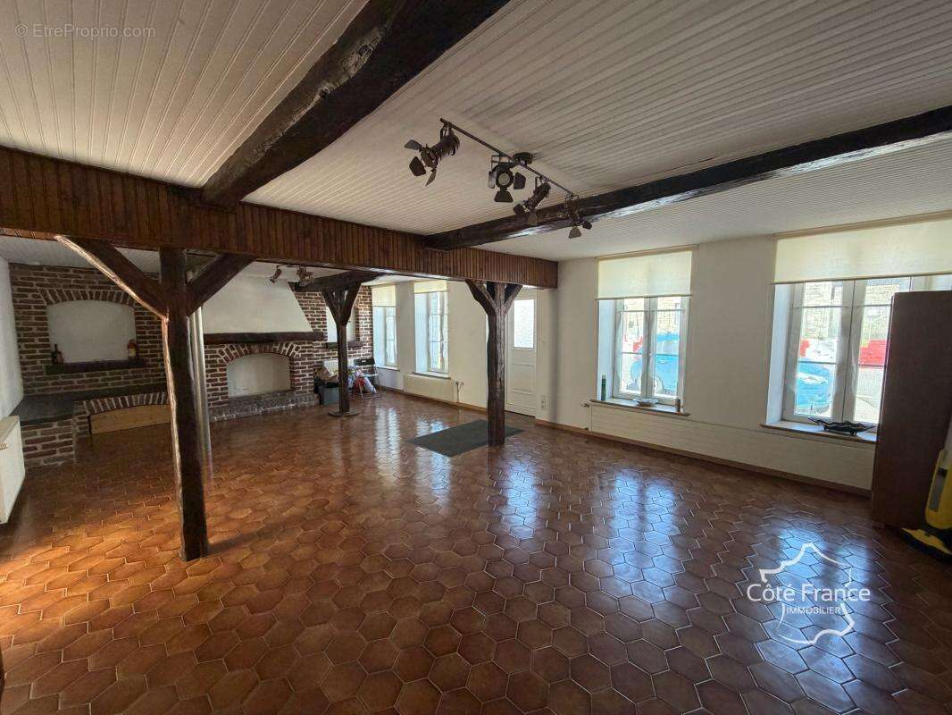 Magnifique maison en pierre de taille   Charme atypique et b - photo 4