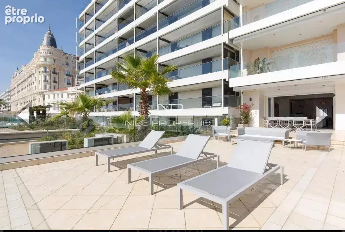 Cannes, appartement de 220 m² avec terrasse de 110 m² et garage sur le Croisette - photo 3