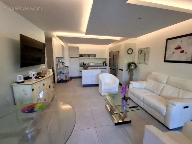 Appartement à VILLENEUVE-LOUBET