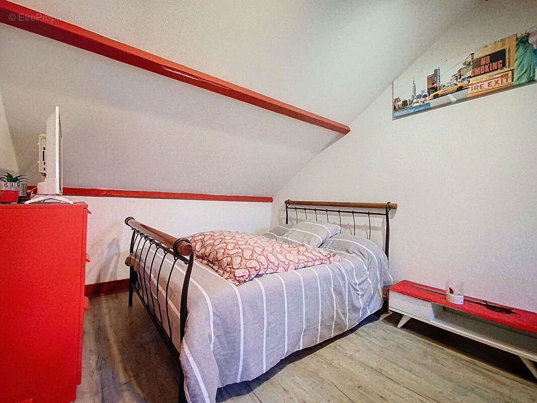 Maison à SAINT-ETIENNE-DE-CHIGNY