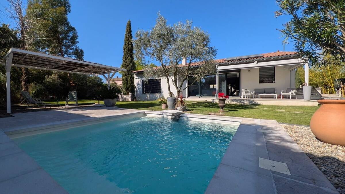 Maison à MORIERES-LES-AVIGNON