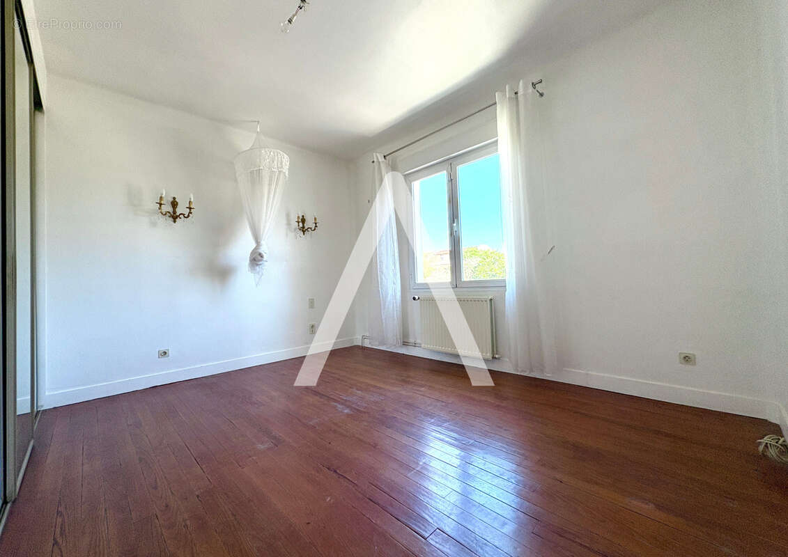 QUARTIER COTE PAVEE - Maison 5 pièces - 159 m2 avec Stationnement - photo 11