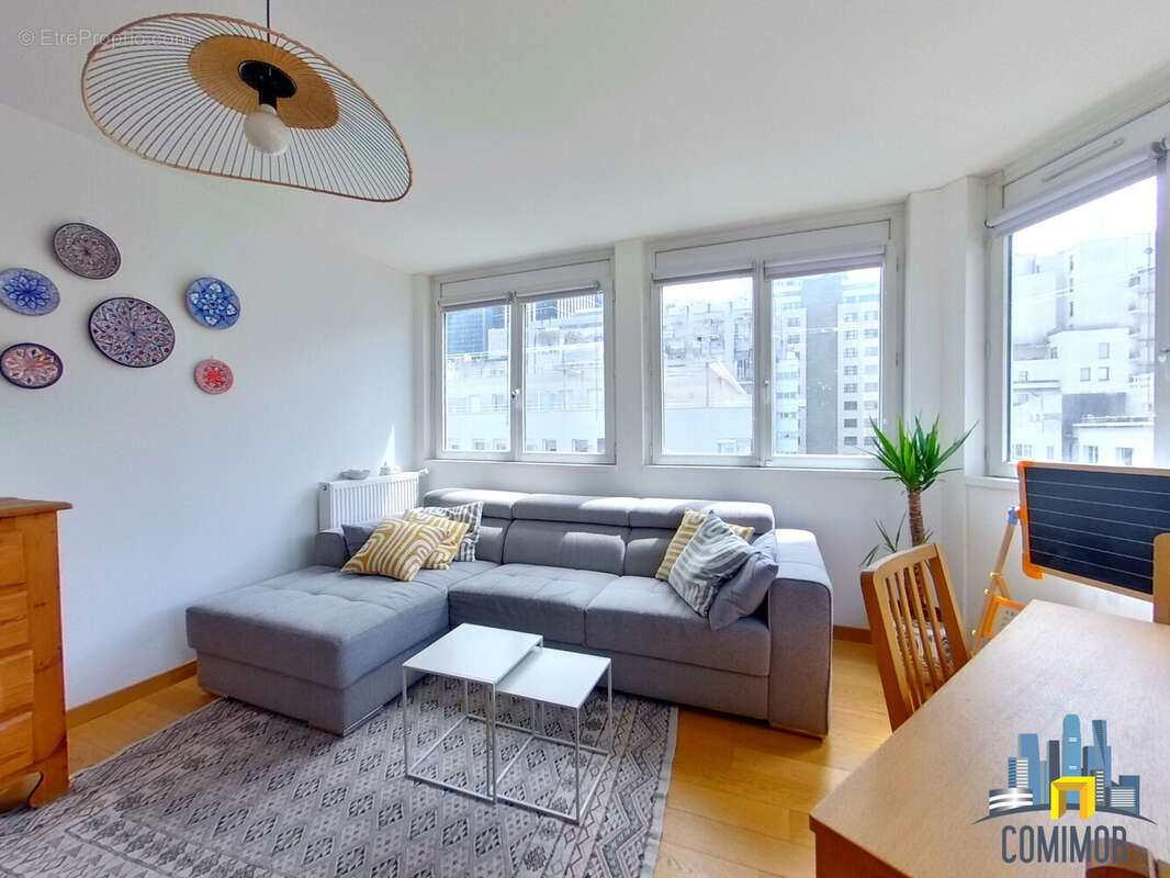 Appartement à COURBEVOIE