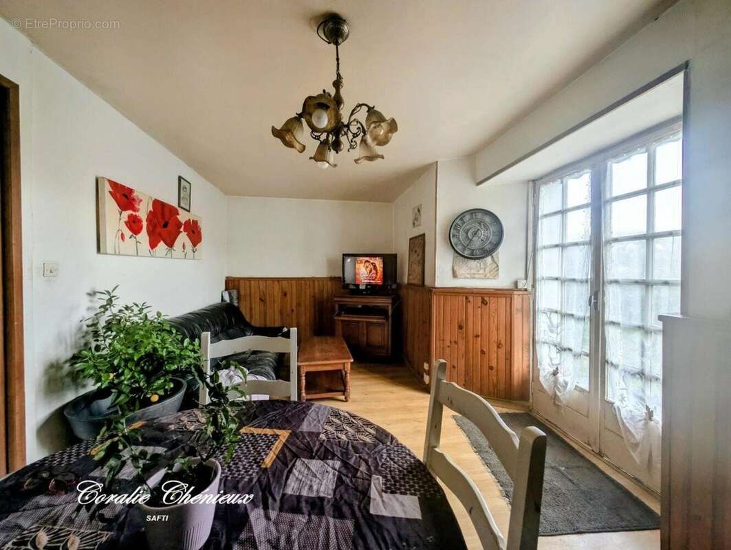 Photo 8 - Maison à YDES