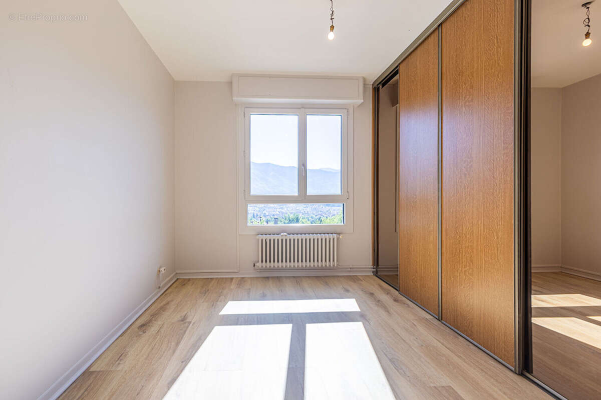 Laforet immobilier - exclusivite - "aubepine" - annecy - cran-gevrier - appartement traversant t4 de  81.79m2 - balcon - loggia  - photo 9