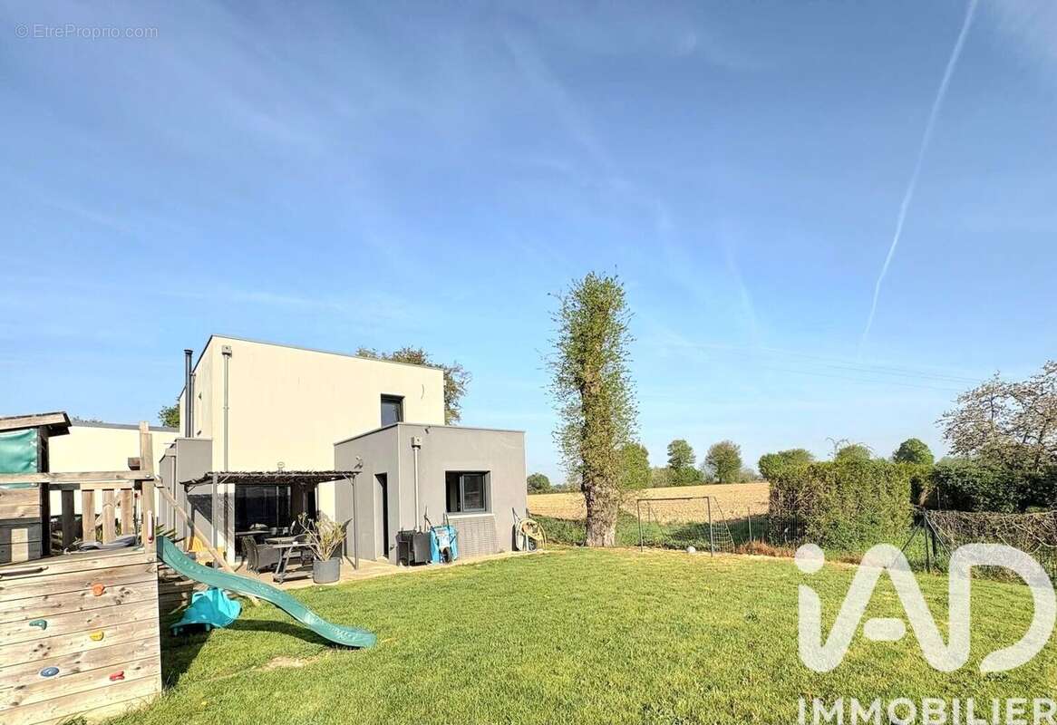Photo 2 - Maison à MONTFORT-SUR-MEU