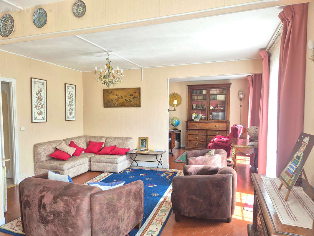 Maison à VERT-SAINT-DENIS