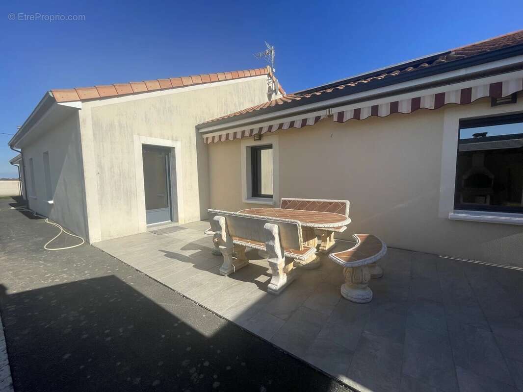 Maison à MONTREUIL-BELLAY