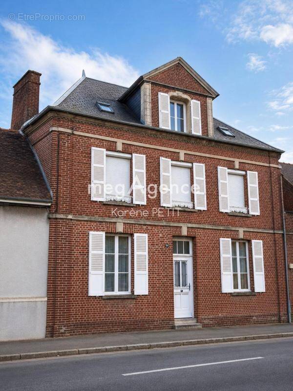 Maison à BEAUVAIS