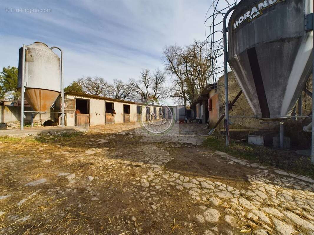 Maison à MONTAUROUX