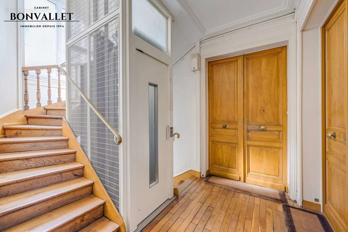 Appartement à PARIS-15E