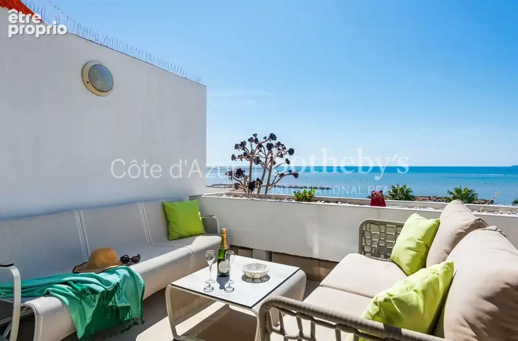 Saint Laurent du Var, penthouse 3 pièces de 88 m² avec 115 m² de terrasses et vue mer - photo 13