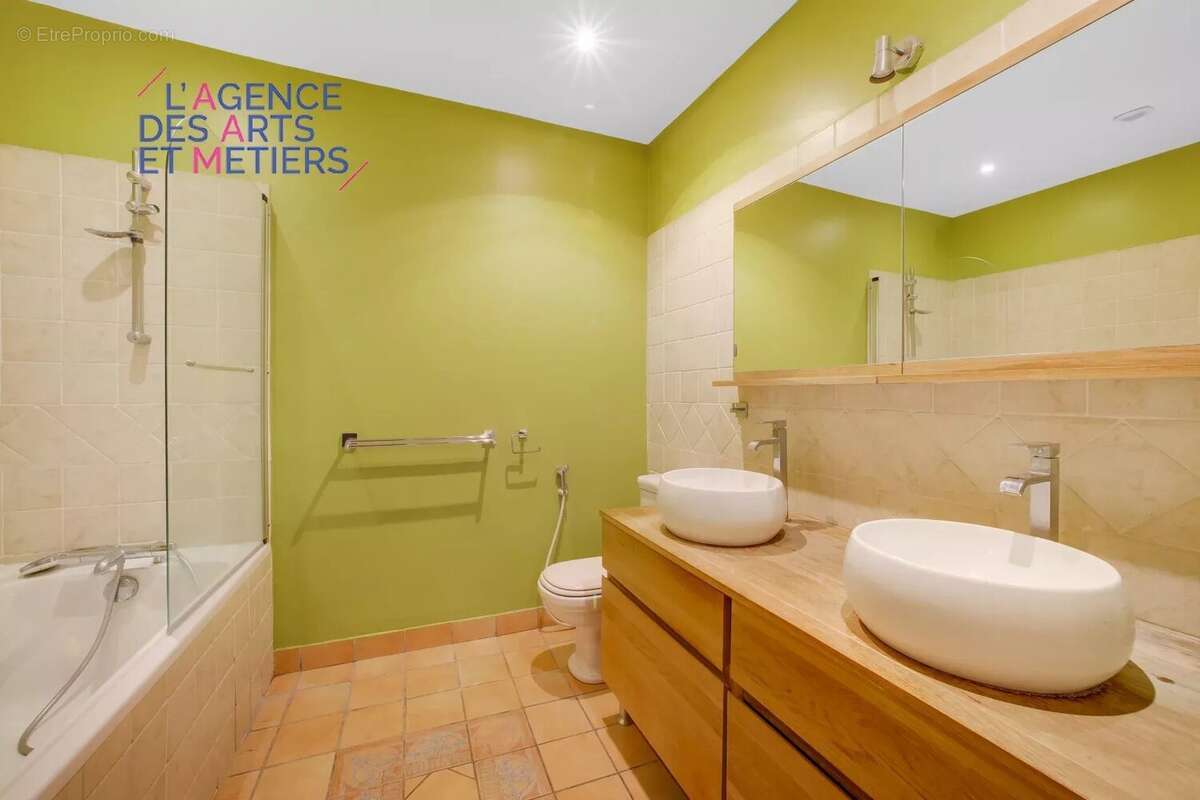 Appartement à PARIS-3E