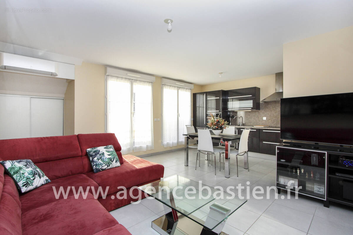 Appartement à THOIRY