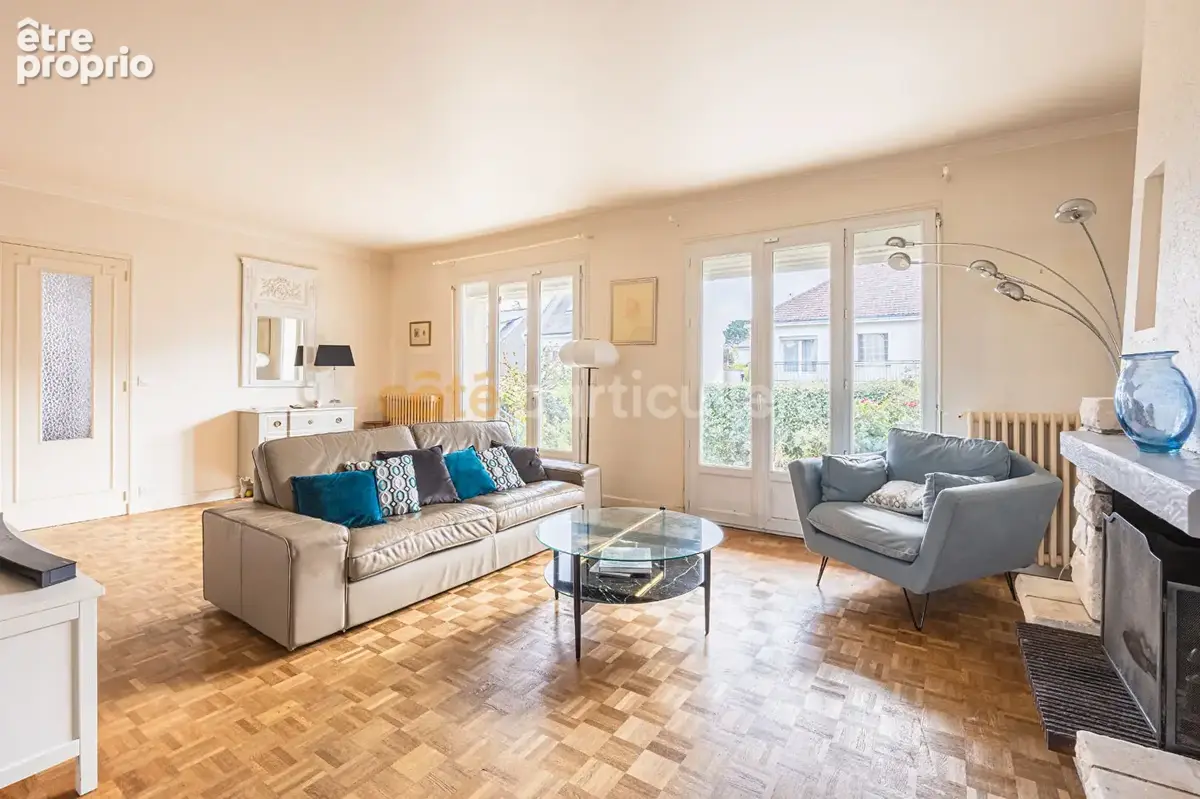 Maison saint-herblain/bouvardiere -- 5 chambres -- double piece de vie --190 m2 -- jardin --double garage--  deux bureaux - photo 3
