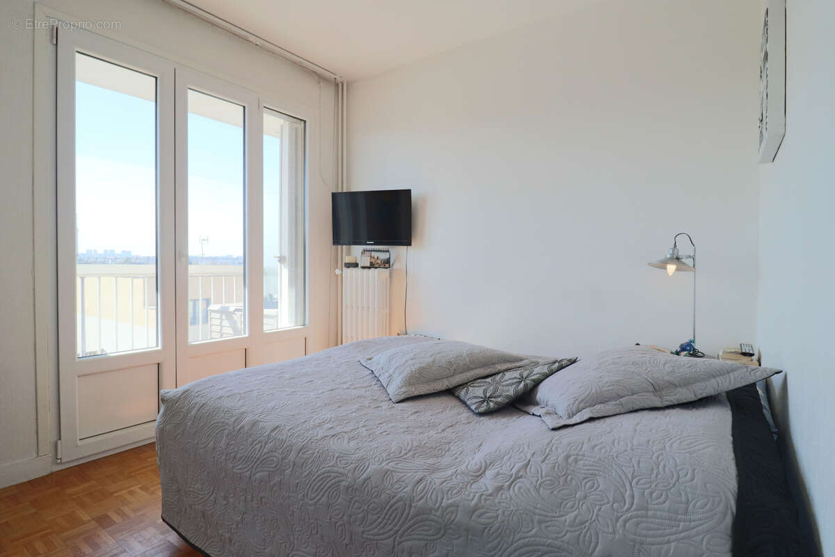 Appartement à LES PAVILLONS-SOUS-BOIS