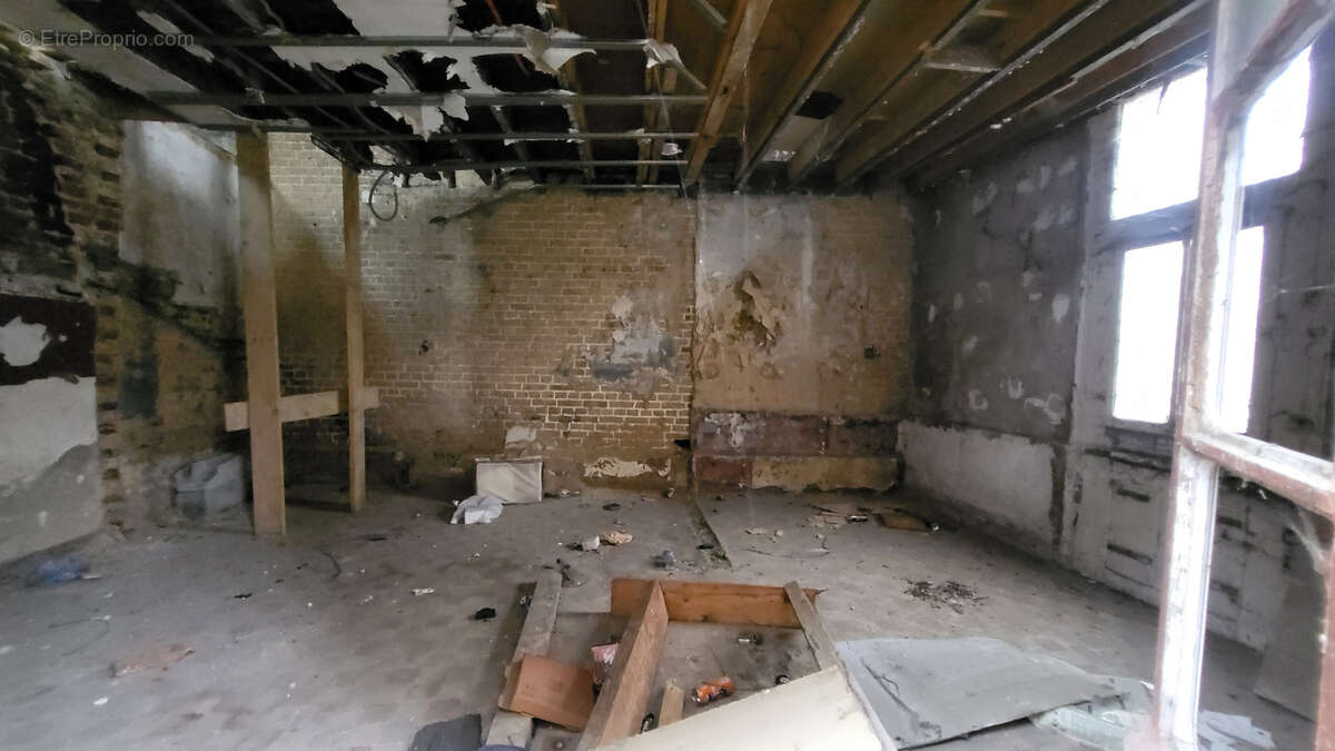 Maison à SAINT-LEGER-LES-DOMART