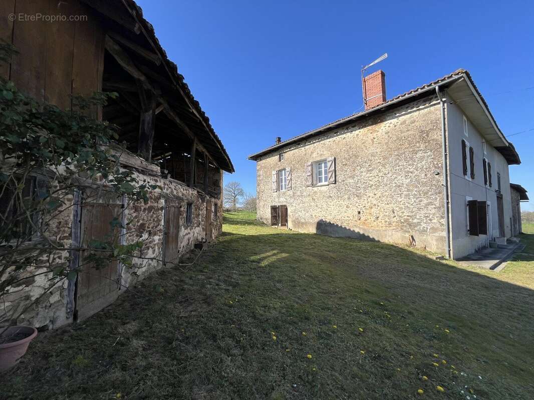 Maison à MASSIGNAC
