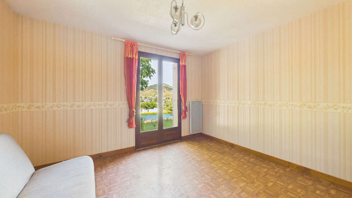 Maison d'environ 255 m² avec 2 Logements + 954 m² de terrain - photo 14