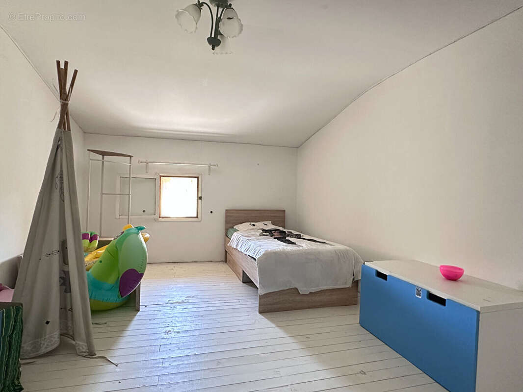 Maison familiale avec piscine à Saint Bonnet Sur Gironde - photo 12