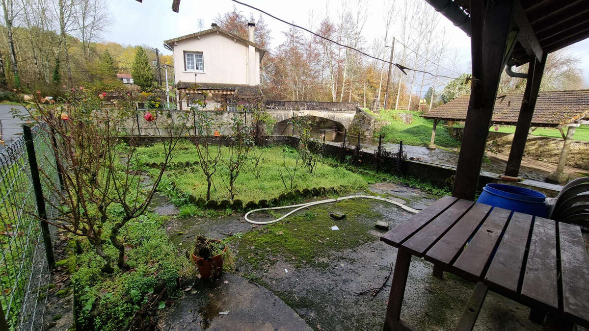 20251204_144149 - Maison à SAINT-FRONT-LA-RIVIERE