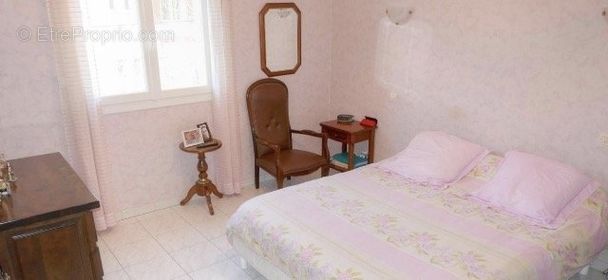 Maison à PEZILLA-LA-RIVIERE