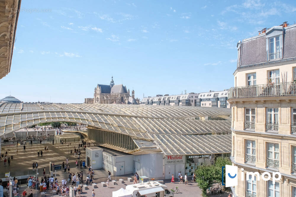 Appartement à PARIS-1E