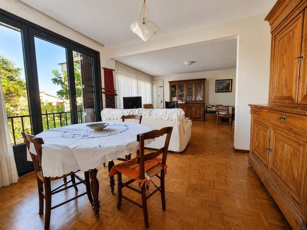 Appartement à RAMONVILLE-SAINT-AGNE