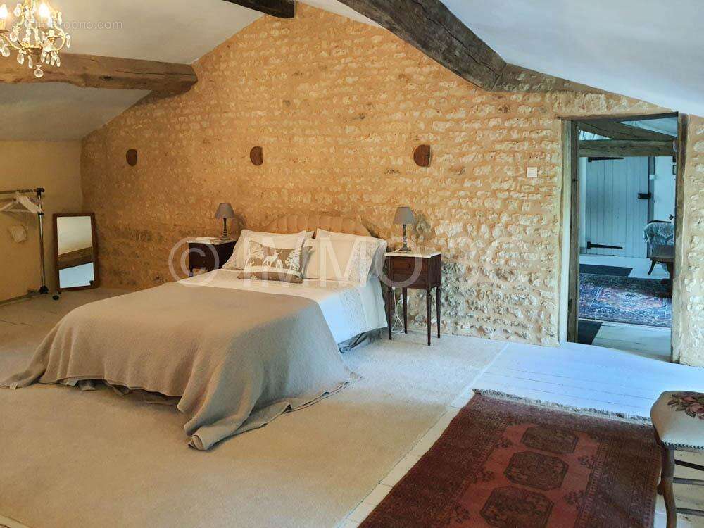 Maison à CHEF-BOUTONNE