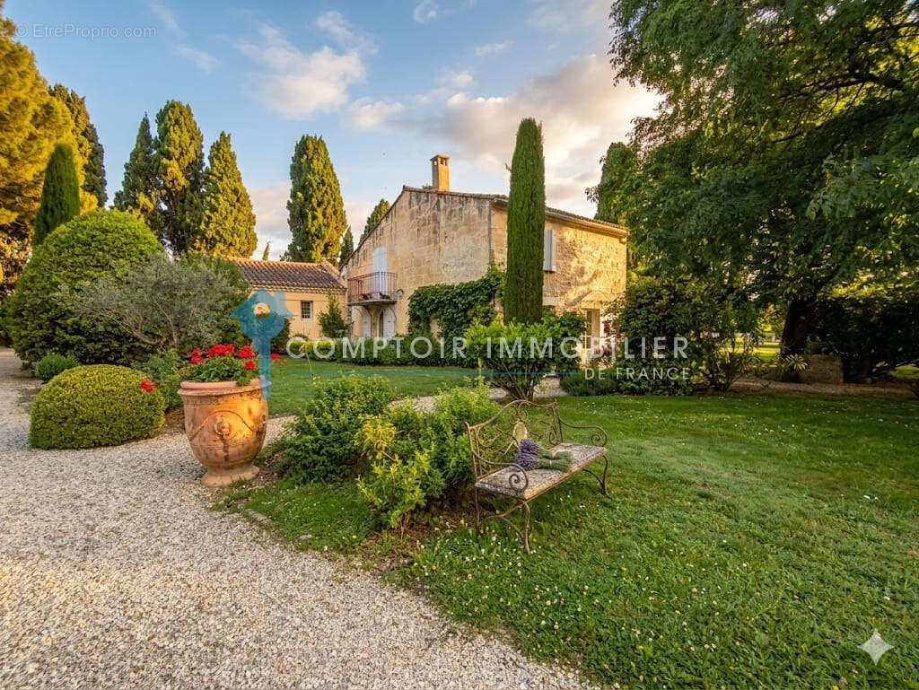 Maison à FONTVIEILLE