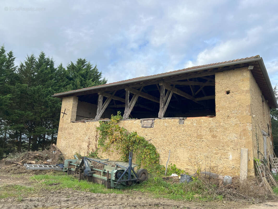Bastide et dépendances sur 11 hectares - photo 9