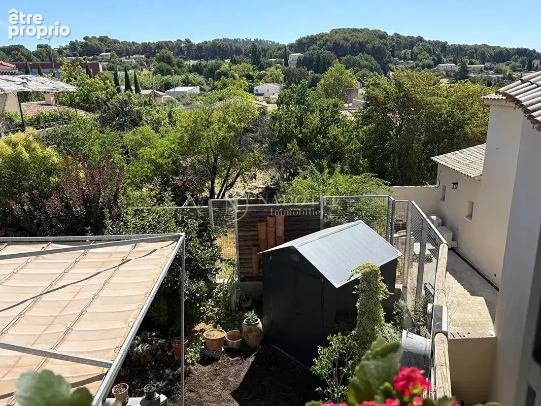 Maison de village T3 avec terrasse et jardin env.140 m2 au calme - Cadenet - photo 3