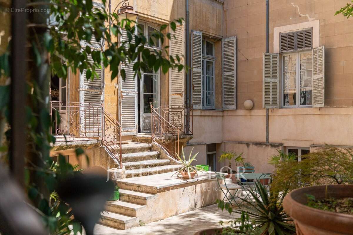 Appartement d'exception avec jardin et piscine au cœur du quartier Mazarin - photo 10