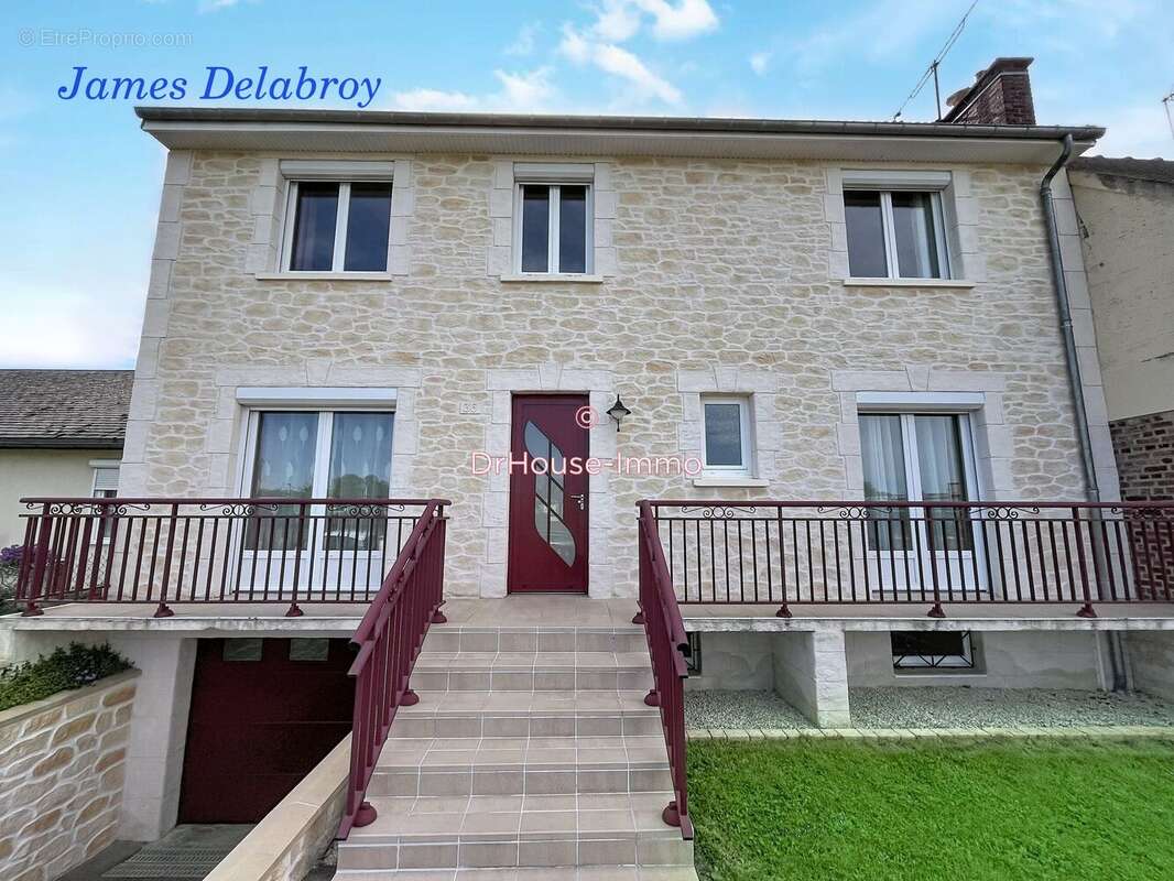 Maison à LONGUEAU