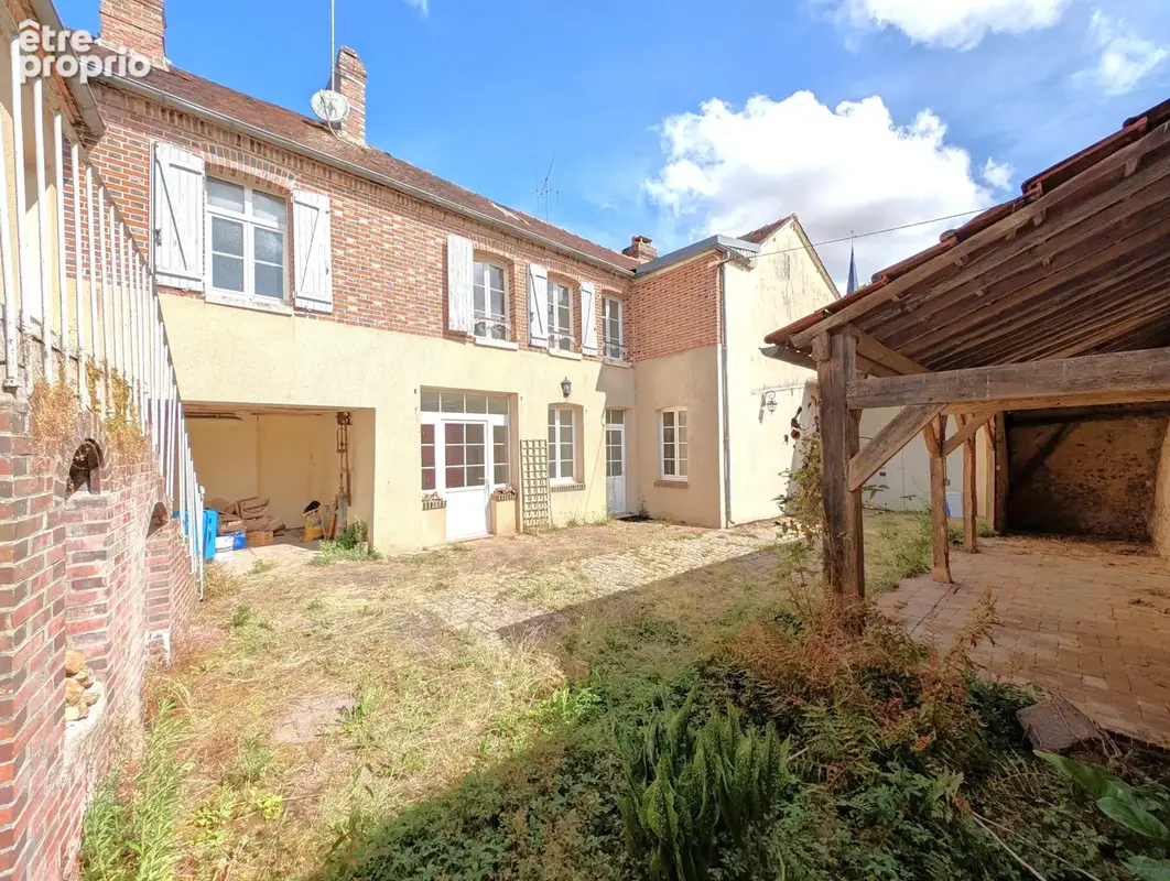 Maison ancienne avec 5 chambres au centre de la Ferté Loupière de 192m2 habitables sur jardin de 280m2 et jard - photo 1