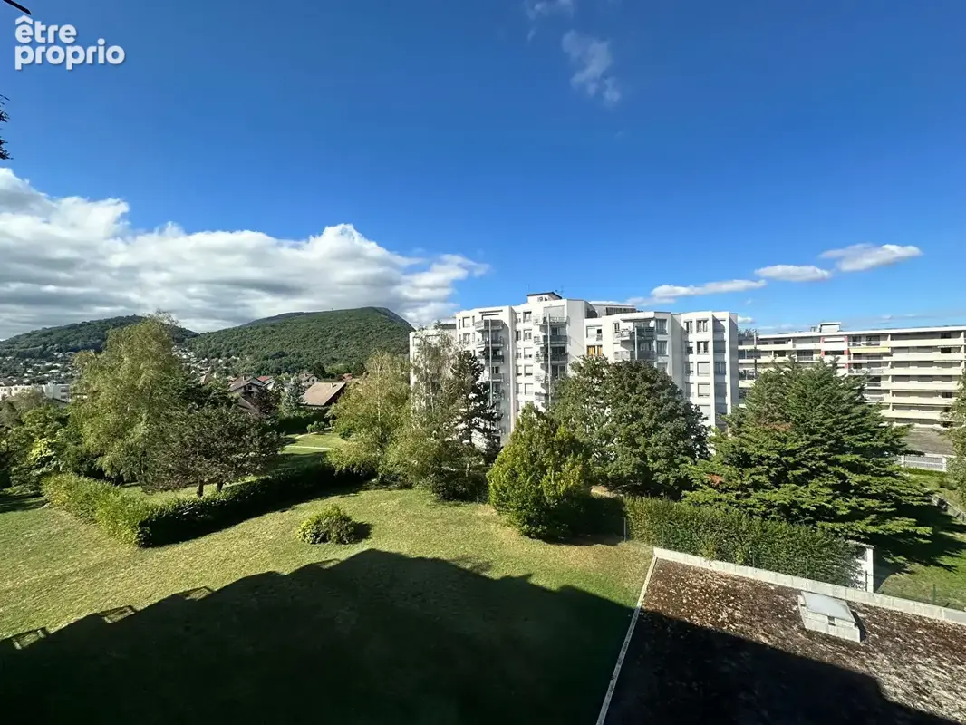 A vendre à Annemasse - Appartement T3 traversant de 67,79 m² avec balcon et vues dégagées - photo 4