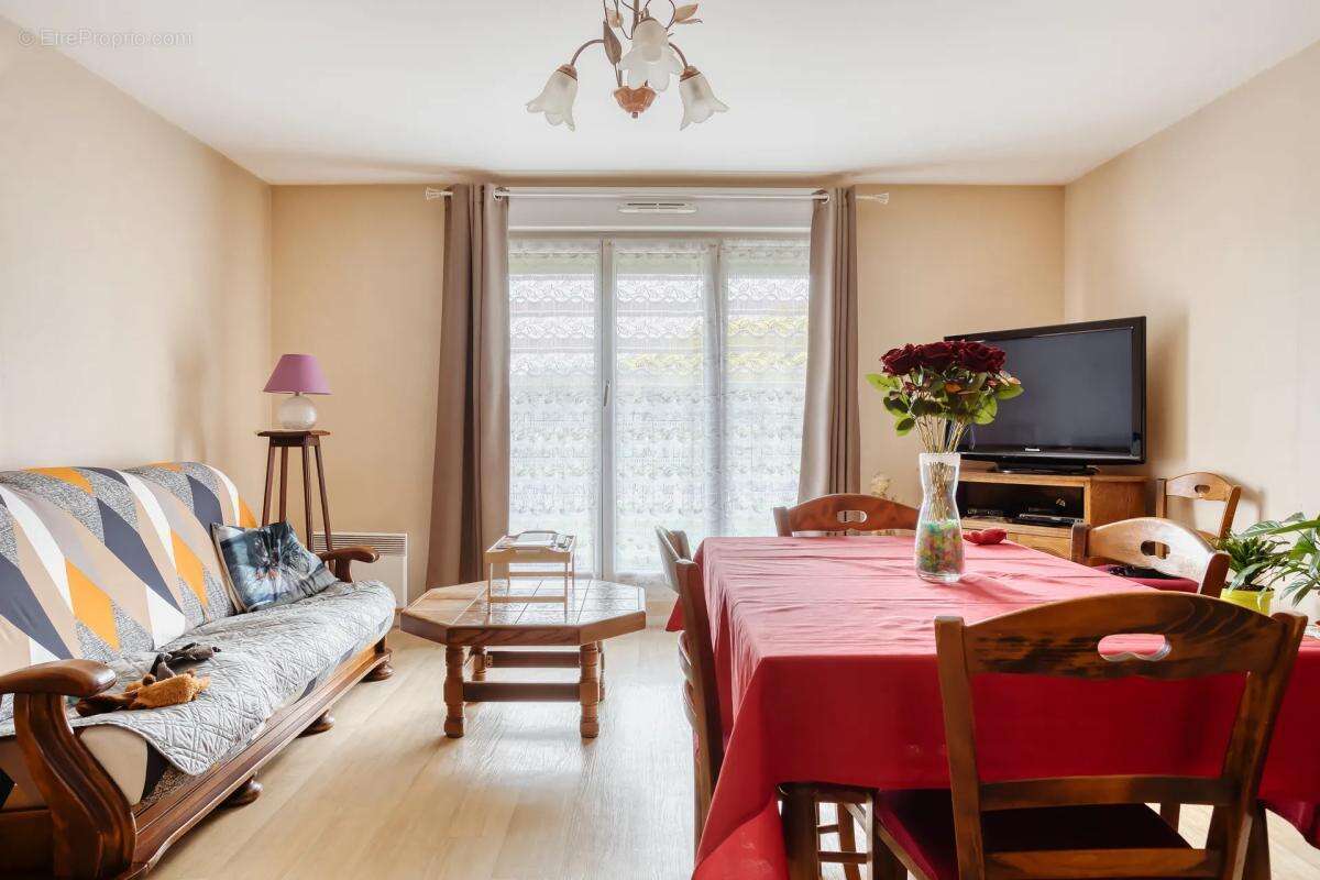 Appartement à VAL-DE-REUIL