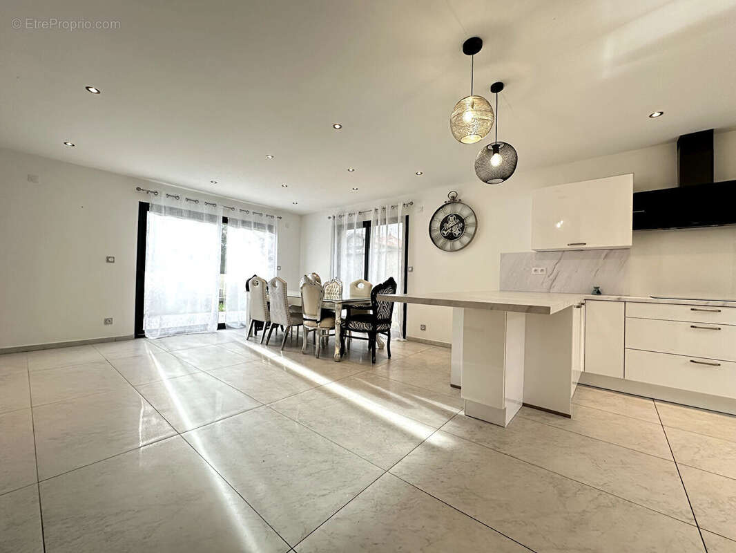 Maison à VENISSIEUX