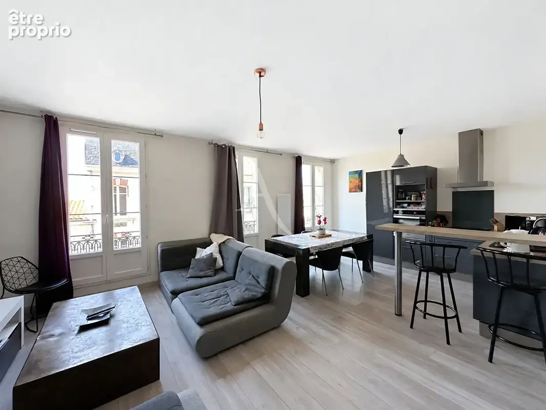 ROCHEFORT  Hyper-centre : Élégance et charme au coeur d'un hôtel particulier - photo 2