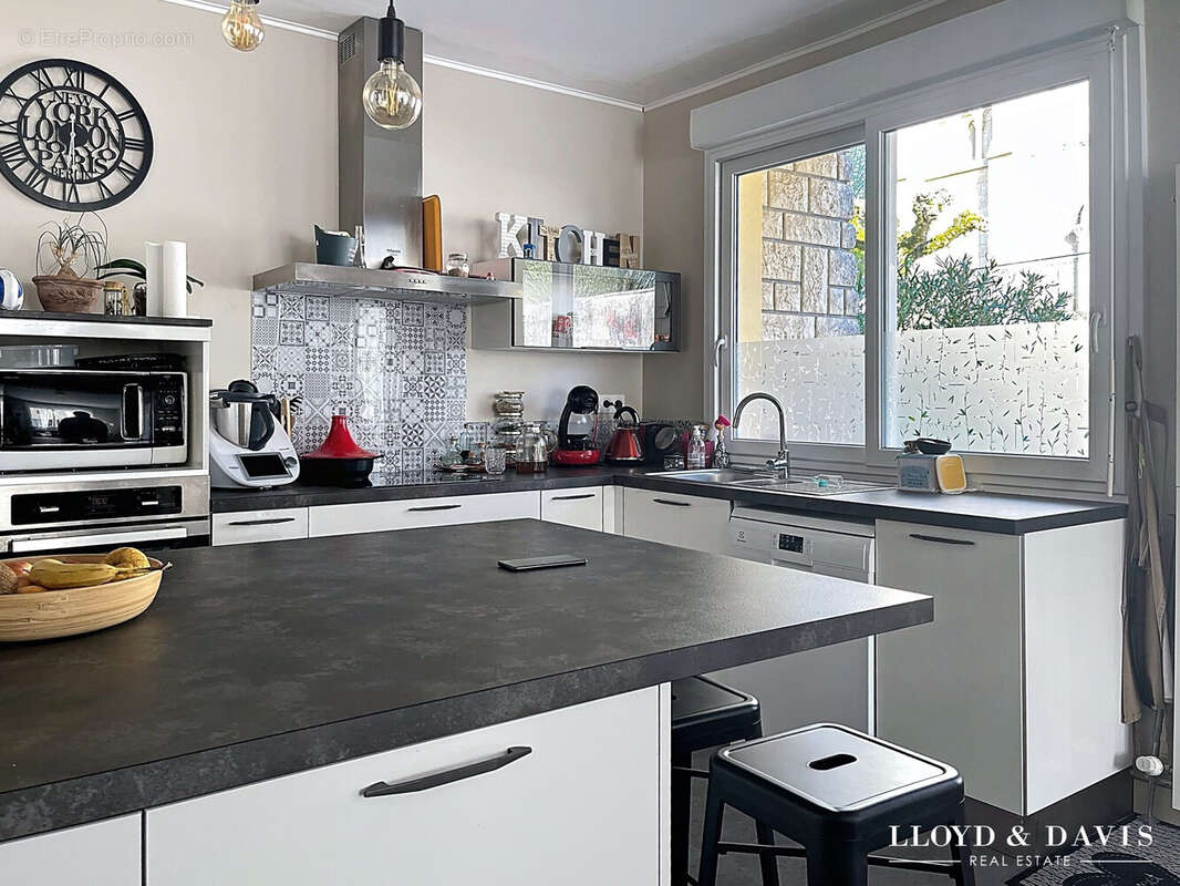 Maison à CHENAC-SAINT-SEURIN-D'UZET