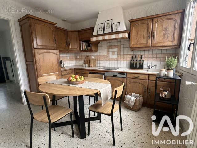 Photo 3