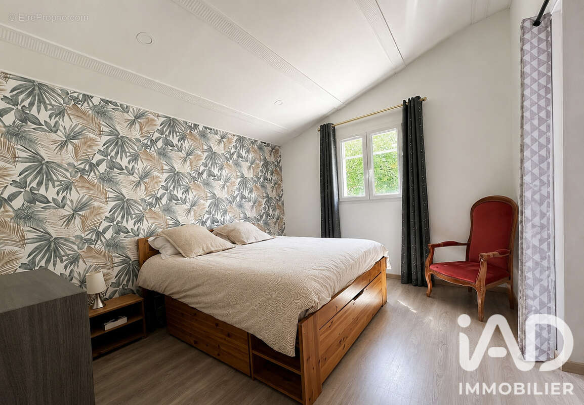 Maison 126 m² à Les Mees  - photo 7