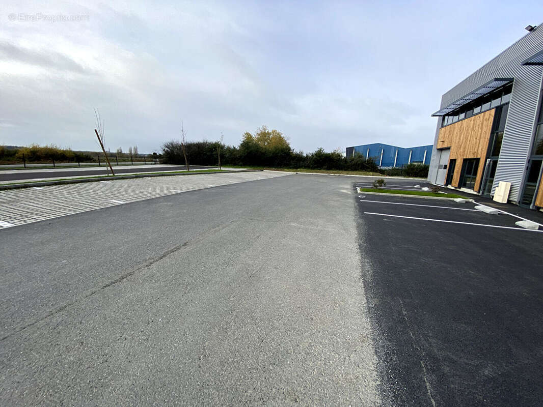 Commerce à BASSE-GOULAINE