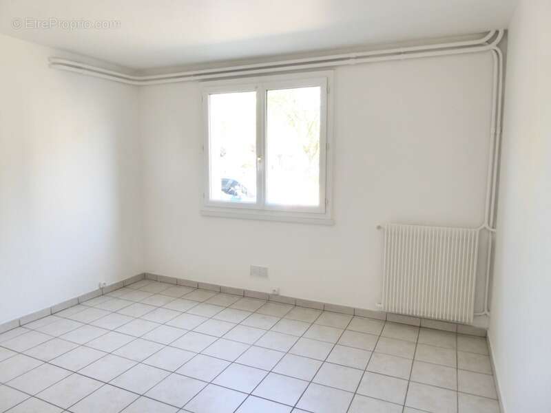Appartement à BRUYERES-LE-CHATEL