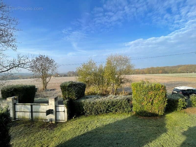 Maison à BEAUMONT-LES-AUTELS