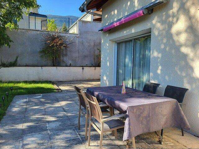 Maison à THOIRY