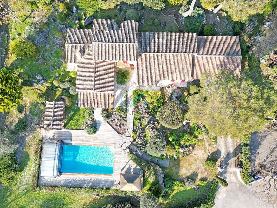 Maison à ROQUEFORT-LES-PINS