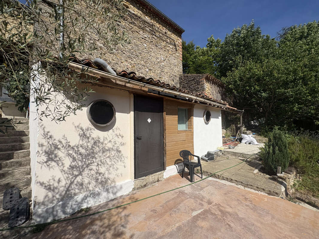 Proche limoux  maison en pierre avec jardin - dependances, grange et studio indépendant - photo 18