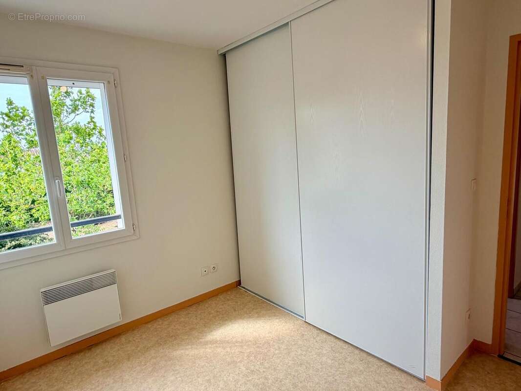 Appartement 62 m² à Saint-Jean-D'angely  - photo 8